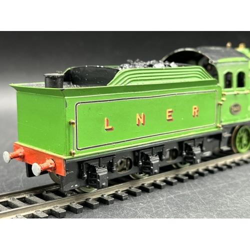 60 - Kit-built OO gauge LNER Class A2 4-6-2 'City of Newcastle' #2400 locomotive, Tested Non-Runner 
(100... 