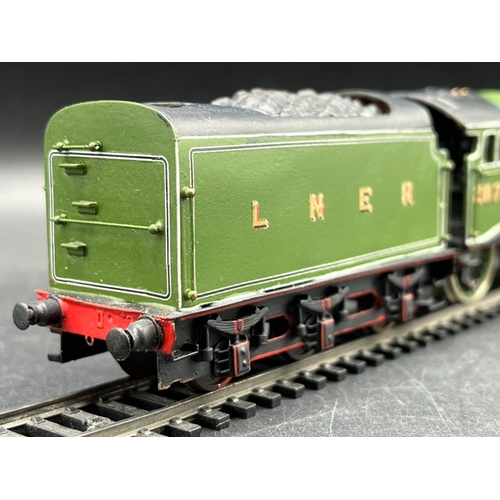 61 - Kit-built OO gauge LNER Class B17 4-6-0 'City of London' #2870 locomotive, Tested Runner 
(600g)
Als... 