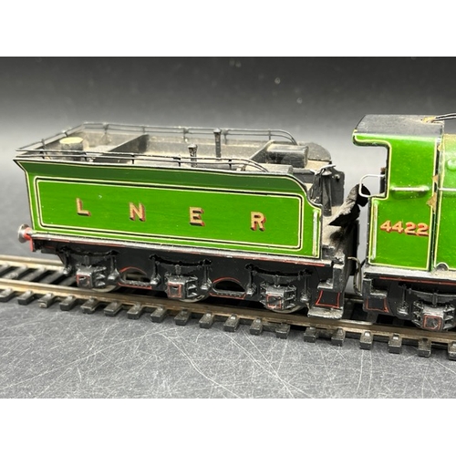 64 - Kit-built OO gauge Class Ivatt H2 Atlantic 4-4-2 LNER #4422 locomotive, Tested Runner 
(400g)
Few lo... 