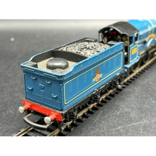 19 - Wrenn W2223 Castle Class 4-6-0 4082 'Windsor Castle' in BR Blue, Tested Runner
(700g)
Supplied in wh... 