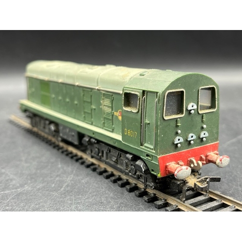 21 - Two OO Diesel Locomotives, Tested Runners
(850g)
Hornby Dublo 2230 Class 20 D8017 in BR green, Runne... 