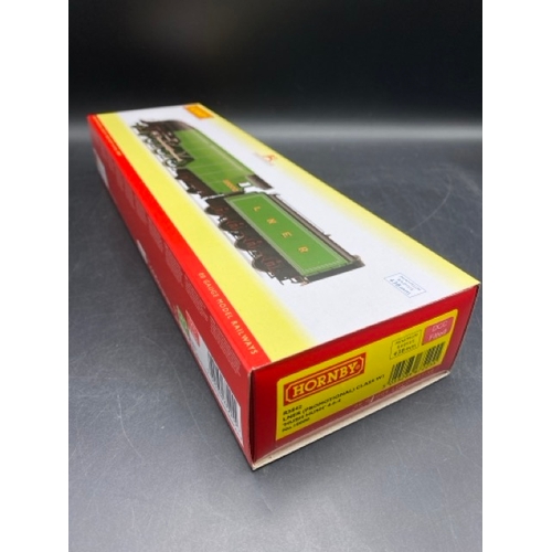 117 - Hornby R3842 Class W1 Hush-Hush 4-6-4 10000 in LNER apple green (Promotional) - DCC
(750g)
Boxed and... 