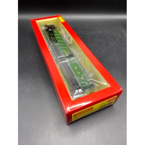 117 - Hornby R3842 Class W1 Hush-Hush 4-6-4 10000 in LNER apple green (Promotional) - DCC
(750g)
Boxed and... 