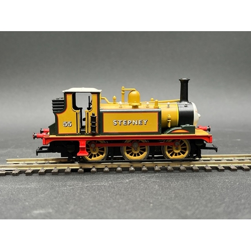 123 - Thomas & Friends Hornby and Bachmann locos with Annie & Clarabel, Four tested runners
(1600g)
Hornby... 