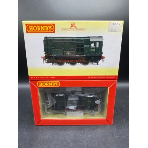 143 - Hornby R3484 Class 08 shunter 13363 in BR green with red con rods
(400g)
Boxed and appears to be und... 