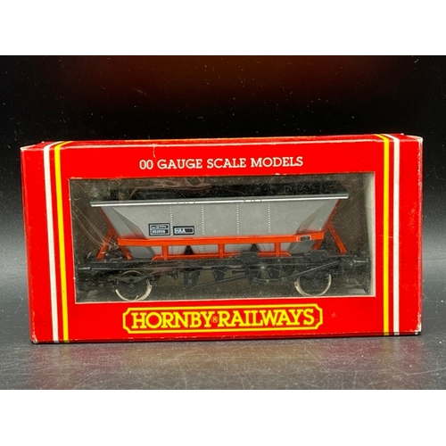 201 - Nine OO gauge Hornby Boxed Rolling stock 'Ready-to-Roll'
(1000g)
Hornby R6004 Operating maintenance ... 