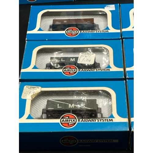 208 - 38 Boxed OO gauge Airfix Great Model Railways Wagons ' Ready-to-Roll'
(2800g)
Mostly Private Owner w... 