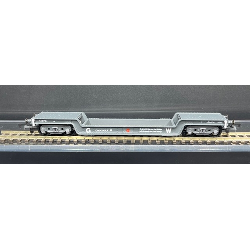 205 - Nine OO gauge Bolster and Well wagons 'Ready-to-Roll' 
(1000g)
Mainline 37182 Bogie well wagon W4194... 