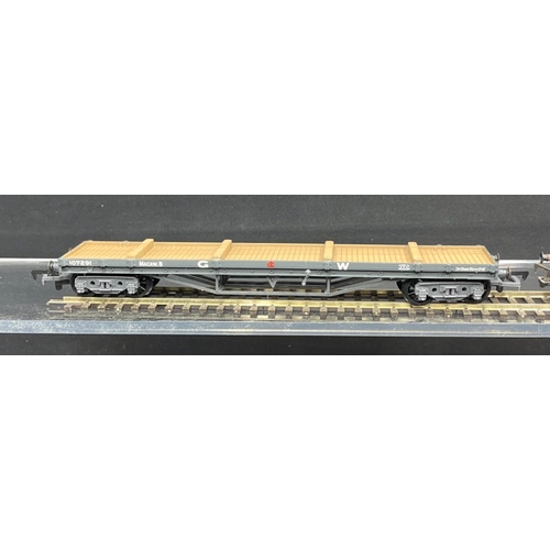 205 - Nine OO gauge Bolster and Well wagons 'Ready-to-Roll' 
(1000g)
Mainline 37182 Bogie well wagon W4194... 