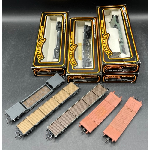 205 - Nine OO gauge Bolster and Well wagons 'Ready-to-Roll' 
(1000g)
Mainline 37182 Bogie well wagon W4194... 