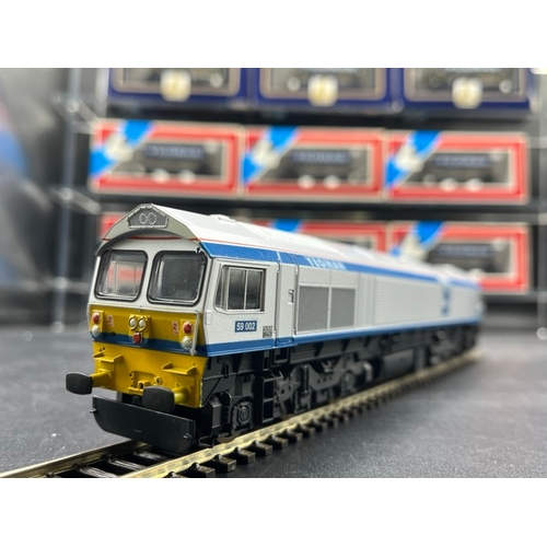 150 - Lima L204804 Class 59 59002 'Yeoman Enterprise' in Foster Yeoman silver and blue, with 11 Yeoman liv... 