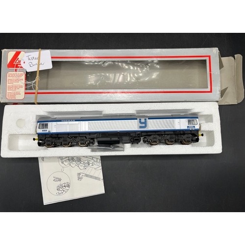 150 - Lima L204804 Class 59 59002 'Yeoman Enterprise' in Foster Yeoman silver and blue, with 11 Yeoman liv... 