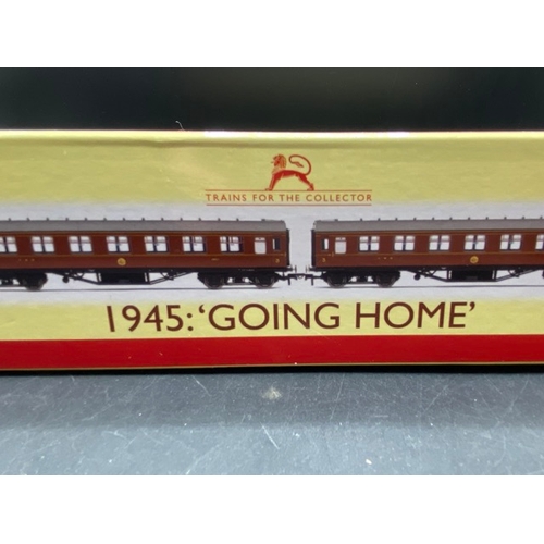 34 - Hornby R3299 'Going Home' train pack - 70th Anniversary of the end of WWII with Black 5 4-6-0 5156 i... 