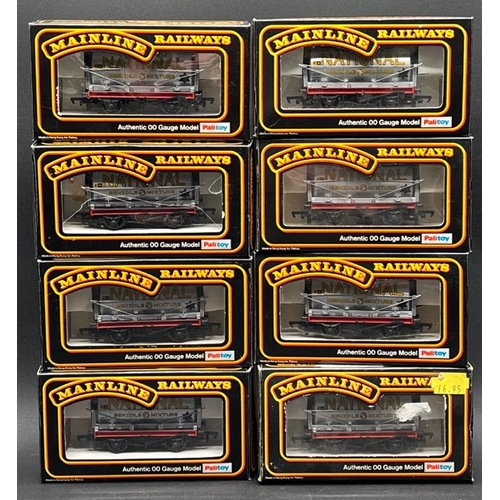 207 - 70 OO gauge Mainline Rolling stock tankers, wagons and vans each boxed
(5200g)
Includes:-
Tank Wagon... 