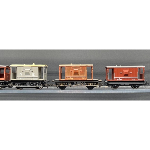 210 - 31 OO gauge Wagons, Vans, Hoppers from various Hornby, Bachmann, Mainline, Airfix, Lima and Farish '... 