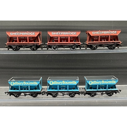 212 - 12 OO gauge Rolling stock Wagons and Hoppers
(700g)
Hornby R6280 Procor hopper wagons 'Tarmac Quarry... 