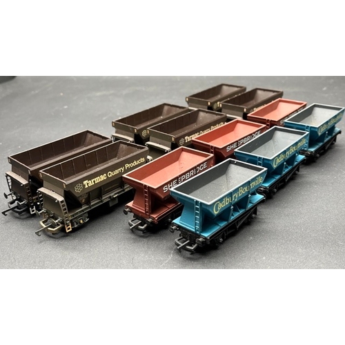 212 - 12 OO gauge Rolling stock Wagons and Hoppers
(700g)
Hornby R6280 Procor hopper wagons 'Tarmac Quarry... 