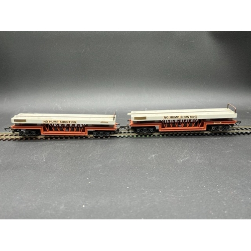 169 - 9 OO gauge Triang Rolling stock
(1200g)
Tri-ang R561A Flat wagon B913011 with Tri-ang Toys Pedigree ... 