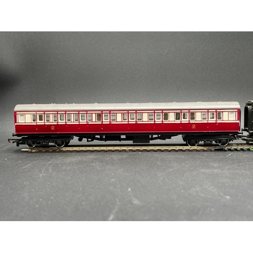 169 - 9 OO gauge Triang Rolling stock
(1200g)
Tri-ang R561A Flat wagon B913011 with Tri-ang Toys Pedigree ... 