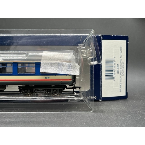 214 - 7 OO gauge Network SouthEast coaches
(1300g)
Bachmann Branchline 39-372 BR Mk2S BSO brake open 2nd N... 