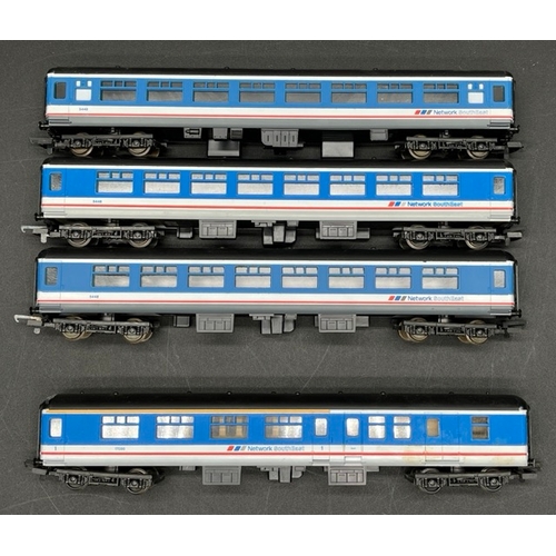 214 - 7 OO gauge Network SouthEast coaches
(1300g)
Bachmann Branchline 39-372 BR Mk2S BSO brake open 2nd N... 