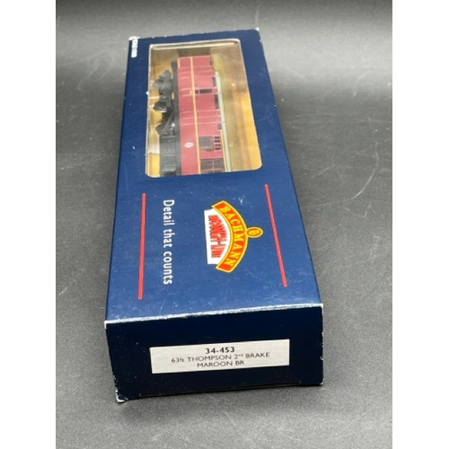 218 - 4 OO gauge Bachmann boxed BR Maroon coaches 'Ready-to-Run'
(1000g)
Bachmann Branchline 39-261 BR Mk1... 