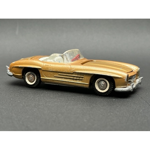 269 - Tekno No.924 Mercedes Benz 300SL - vintage Made in Denmark
(150g)
Missing driver; a few nicks and sc... 