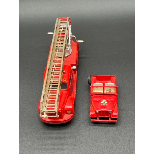 270 - Tekno 445 Scania Vabis Fire truck, with Tekno 814 Jeep - vintage Made in Denmark
(350g)
Fire truck l... 