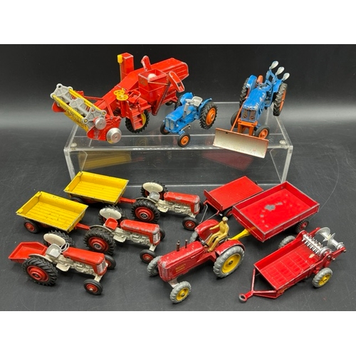 258 - Corgi, Dinky And Britains Farm Vehicles
(1700g)
Corgi Major Toys Massey Ferguson 780 Combine
Britain... 