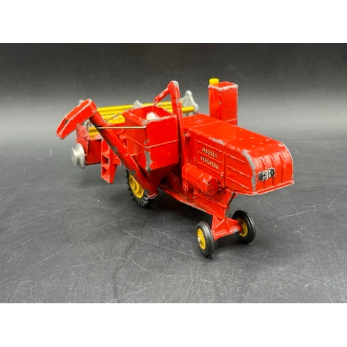 258 - Corgi, Dinky And Britains Farm Vehicles
(1700g)
Corgi Major Toys Massey Ferguson 780 Combine
Britain... 