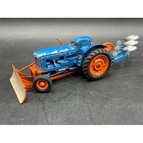 258 - Corgi, Dinky And Britains Farm Vehicles
(1700g)
Corgi Major Toys Massey Ferguson 780 Combine
Britain... 