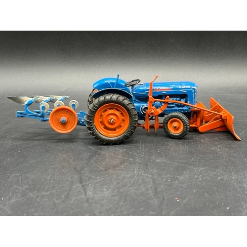 258 - Corgi, Dinky And Britains Farm Vehicles
(1700g)
Corgi Major Toys Massey Ferguson 780 Combine
Britain... 