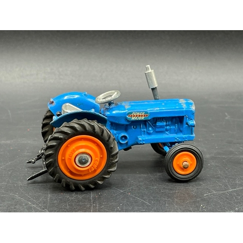 258 - Corgi, Dinky And Britains Farm Vehicles
(1700g)
Corgi Major Toys Massey Ferguson 780 Combine
Britain... 