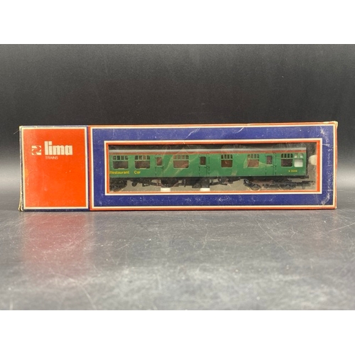 231 - Six OO gauge Boxed SR Green coaches/vans
(1150g)
Hornby R4124B BR (SR) Olive green brakend coach
Hor... 