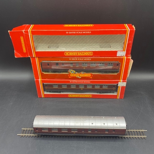 233 - Six Hornby OO gauge boxed coaches 'Ready-to-Roll'
(850g)
Hornby R4076 Mk4 RSB restaurant standard bu... 