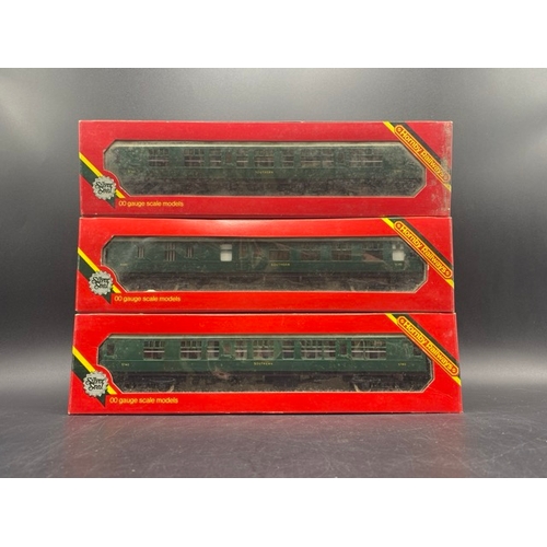 171 - 13 Hornby Margate Boxed OO gauge Rolling stock
(2250g)
Includes:-
Hornby R933 Mk1 CK corridor compos... 