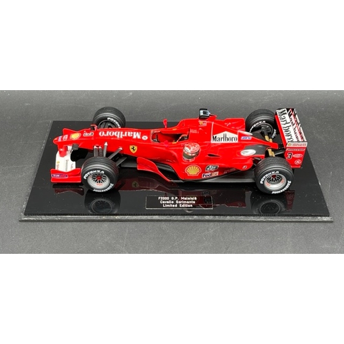 305 - A Cavallo Scrimante Limited Edition 1:18 scale model of Ferrari F2000 GP Maleisië 
(1200g)
Fine deta... 