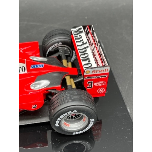 305 - A Cavallo Scrimante Limited Edition 1:18 scale model of Ferrari F2000 GP Maleisië 
(1200g)
Fine deta... 