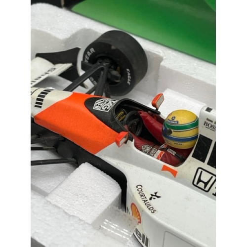 302 - LANG McLaren MP 4/5B Ayrton Senna 1/18 scale in box with display stand
(1100g)
