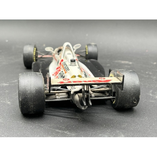 297 - Two Minichamps 1/18 Indy Racing Cars
(1200g)
Minichamps 520 934405 LOLA FORD die cast model Indy car... 