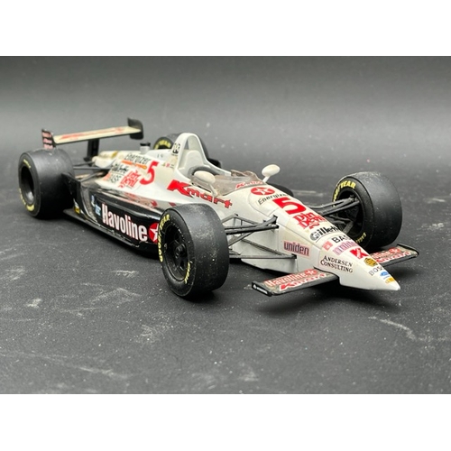 297 - Two Minichamps 1/18 Indy Racing Cars
(1200g)
Minichamps 520 934405 LOLA FORD die cast model Indy car... 