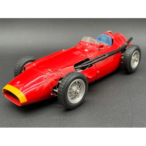 303 - CMC Exclusive Modelle M-051 Maserati 250F Grand-Prix Sieger 1957 1:18, Un-boxed
(450g)
Showing dust ... 