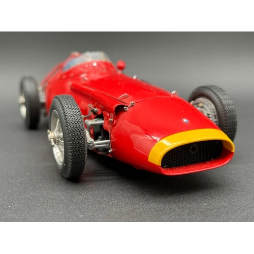 303 - CMC Exclusive Modelle M-051 Maserati 250F Grand-Prix Sieger 1957 1:18, Un-boxed
(450g)
Showing dust ... 