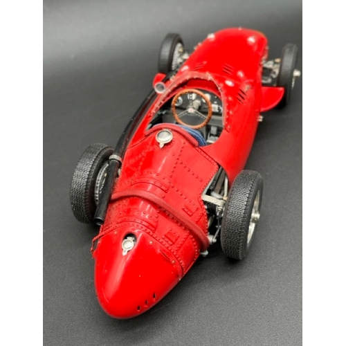 303 - CMC Exclusive Modelle M-051 Maserati 250F Grand-Prix Sieger 1957 1:18, Un-boxed
(450g)
Showing dust ... 