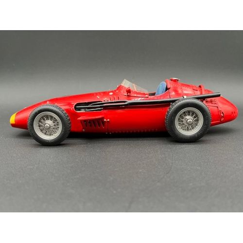 303 - CMC Exclusive Modelle M-051 Maserati 250F Grand-Prix Sieger 1957 1:18, Un-boxed
(450g)
Showing dust ... 