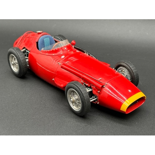 303 - CMC Exclusive Modelle M-051 Maserati 250F Grand-Prix Sieger 1957 1:18, Un-boxed
(450g)
Showing dust ... 