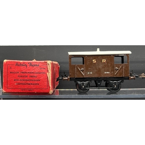 16 - Hornby Meccano Gauge O Rolling stock, Level crossing and Buffer stop most in boxes
(2000g)
Seven 'Re... 