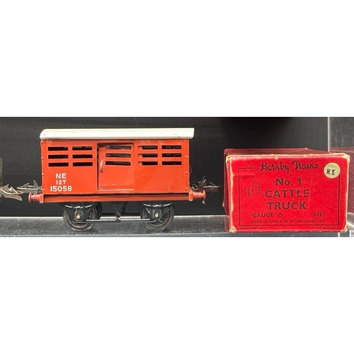 16 - Hornby Meccano Gauge O Rolling stock, Level crossing and Buffer stop most in boxes
(2000g)
Seven 'Re... 