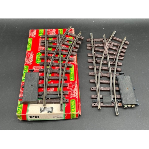 11 - Mostly LGB G scale track
(14500g)
Points:
LGB 1210 30deg RH 300mm (2)
LGB 1215 30deg LH 300mm (2)
LG... 