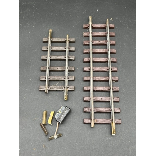 11 - Mostly LGB G scale track
(14500g)
Points:
LGB 1210 30deg RH 300mm (2)
LGB 1215 30deg LH 300mm (2)
LG... 